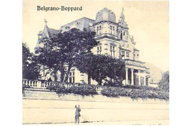 Eine Postkarte aus dem Jahr 1925, darauf die Villa Belgrano mit einem davor stehenden Mann.